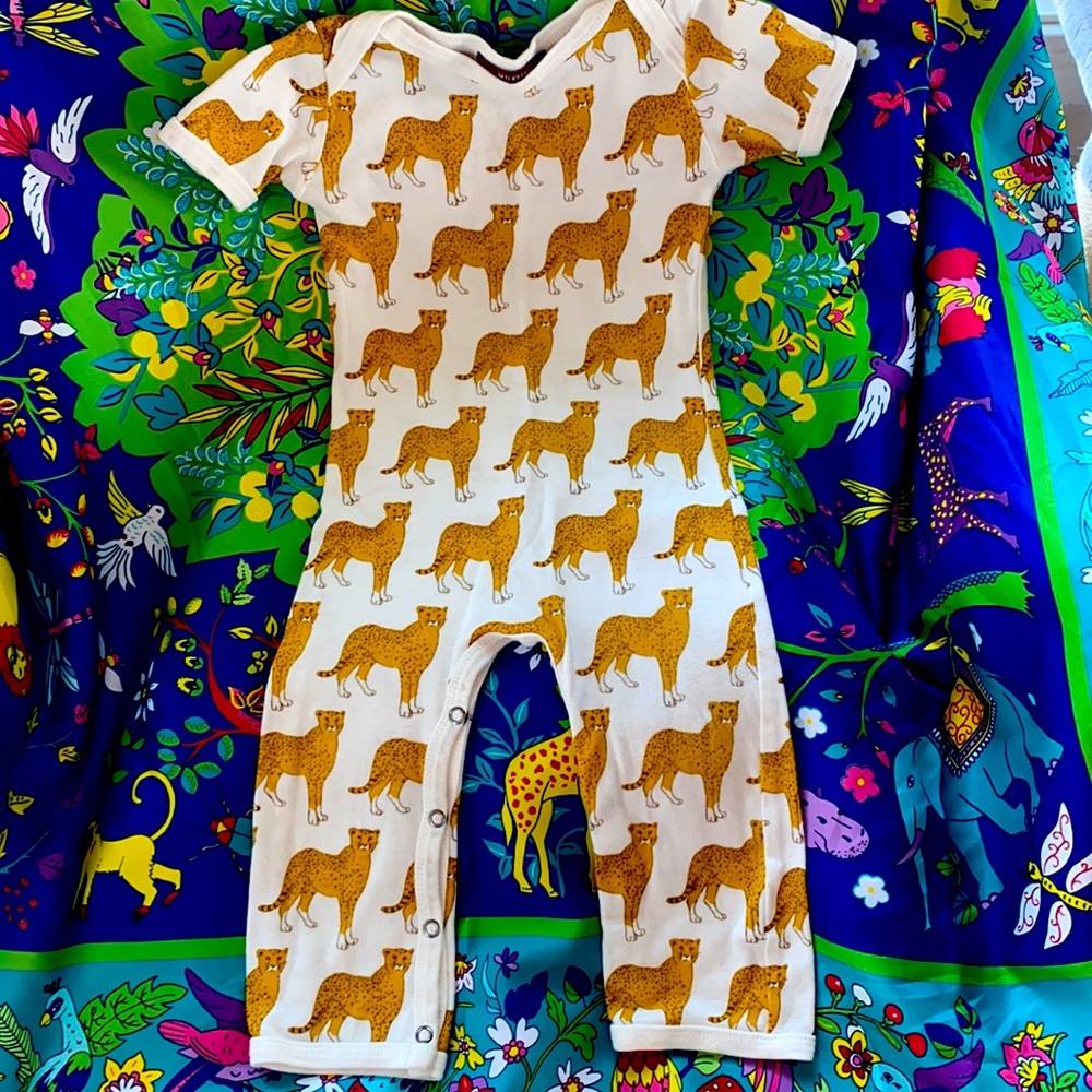 MILKBARN Cheetah print Baby Onesie 6-12 month